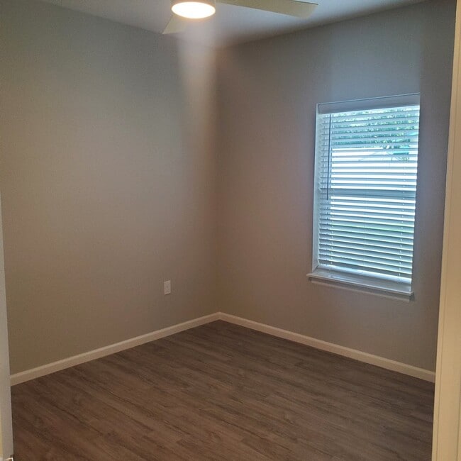 Photo - 2025 W Grand St Unit 114