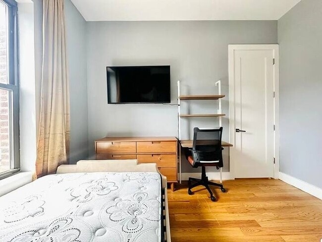 Photo - Furnished room/NOT APARTMENT Unit 4A