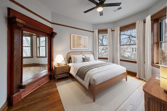 Photo - Renovated 1 bed + den in Logan Square - Now Leasing! Unit 2255-1