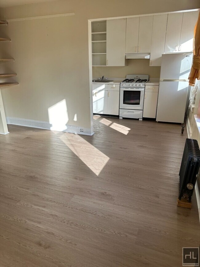 Photo - 403 E 6th St Unit 2E