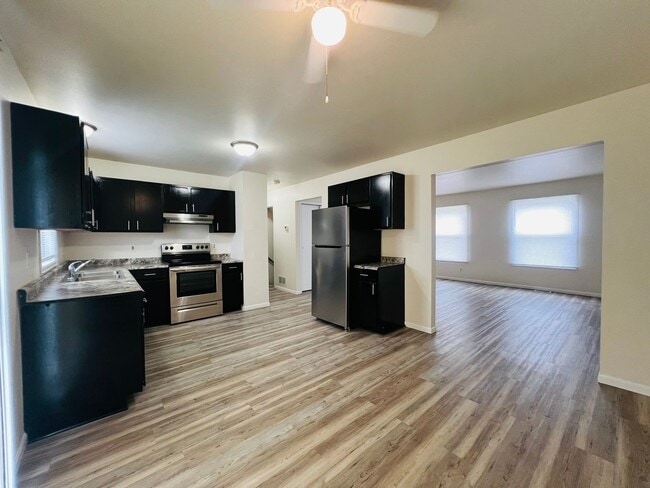 Photo - KHR-2711/2713-48-S Unit 2711 48th Street