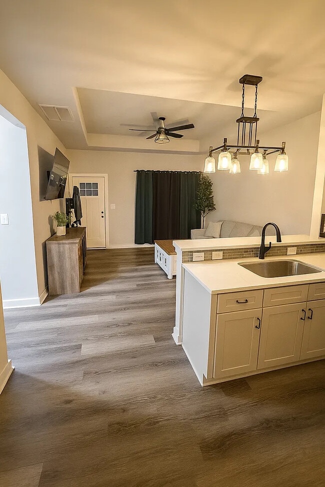 Photo - Room in House on Lindsey Dr