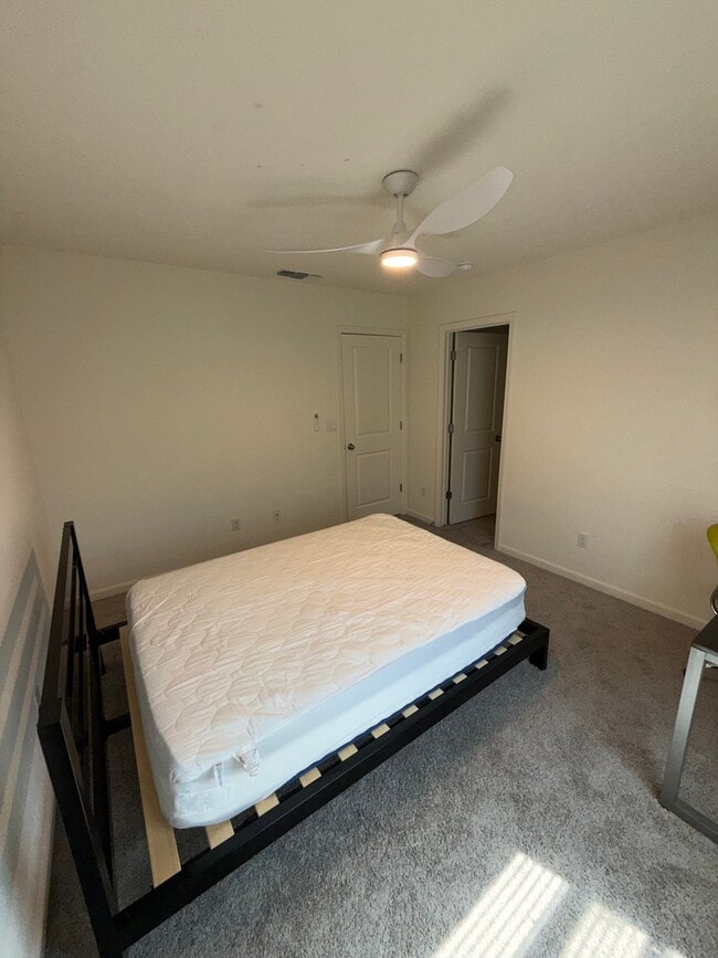 Photo - 4244 Rutherford Ave