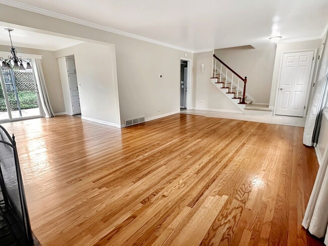 Photo - 2236 Elmwood Dr SE