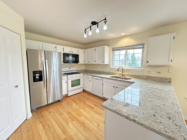 Photo - 6146 Golfview Dr