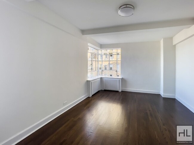 Photo - FIFTH AVENUE Unit 12E