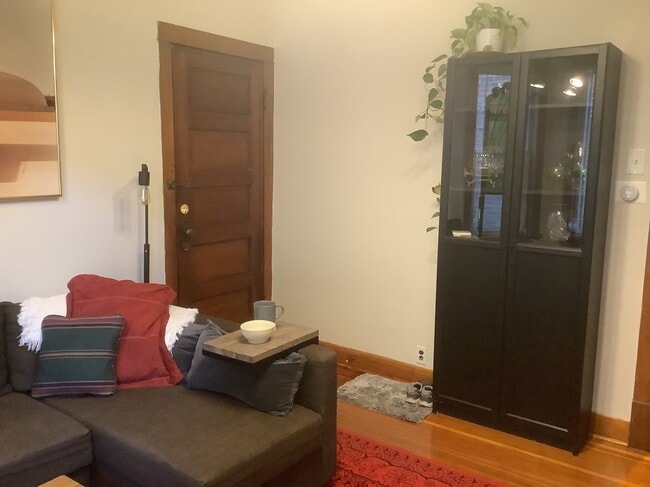 Living Room to front door - 1913 N Kimball Ave Unit 1R