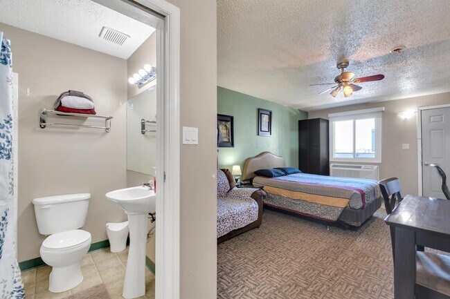 Building Photo - 10415 99 Ave Unit 203