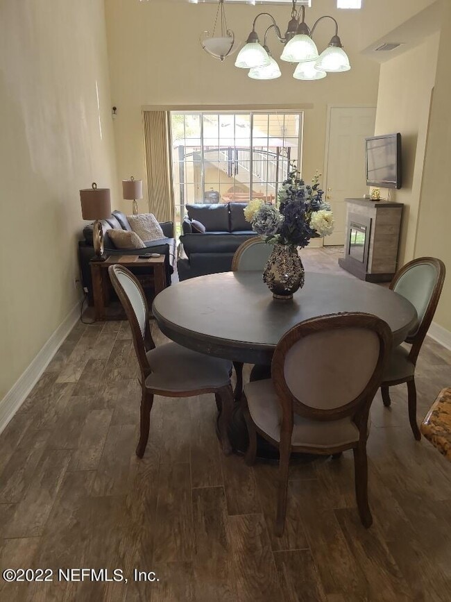 Photo - 539 Hedgewood Dr