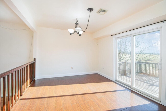 Photo - 6280 Spring Knoll Dr