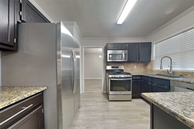 Photo - 4012 Cedarwood Dr