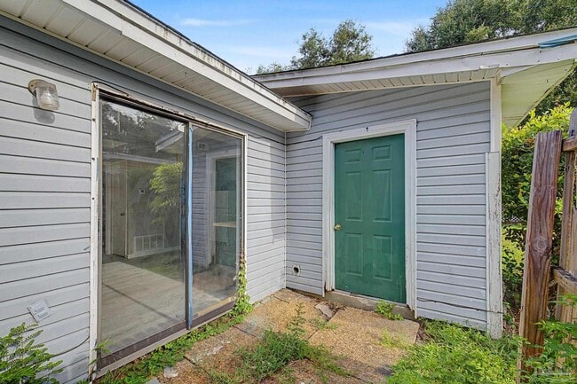 Photo - 8210 Kipling St