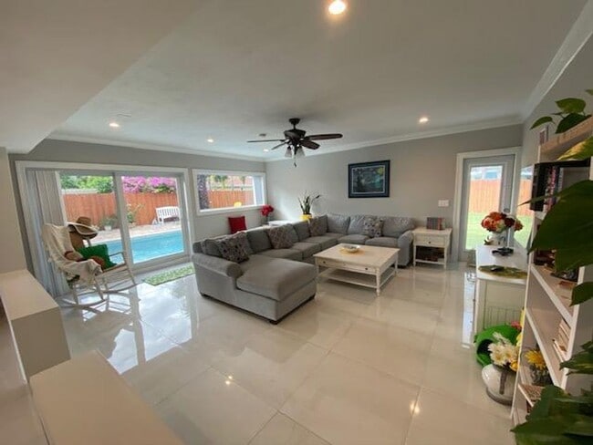 Photo - 6601 Lake Clarke Dr