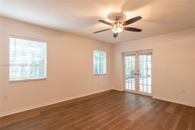 Photo - 3540 SW 13th St