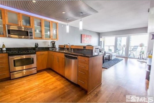 Building Photo - 255 N Sierra St