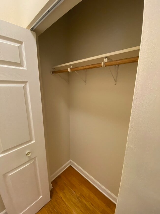 Photo - 1345 1/2 W Touhy Ave