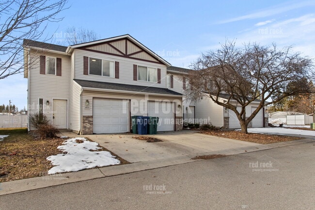 Building Photo - 4935 N Jasmine Ln