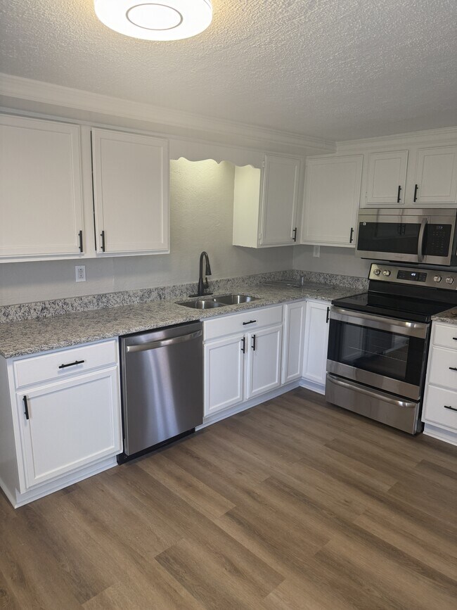 Photo - 2208 Cheek St