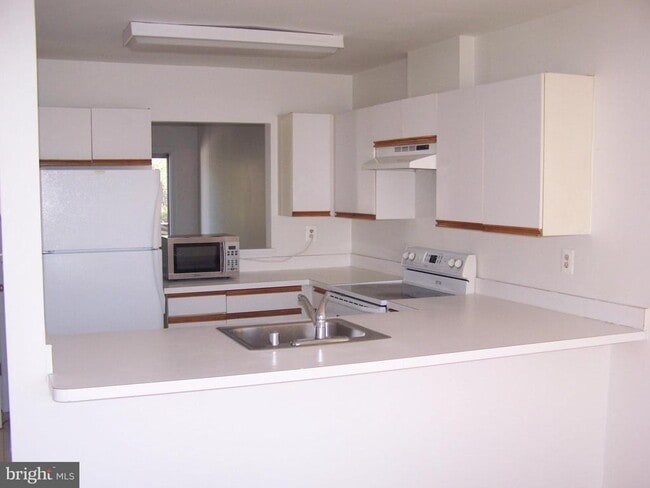 Building Photo - 10817 Littleford Ln Rental