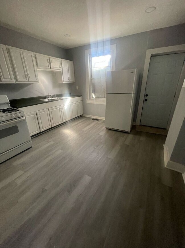 Photo - Three Bedroom One Bathroom Ready For ASAP Move In