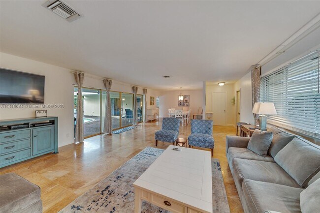 Photo - 4410 Buchanan St