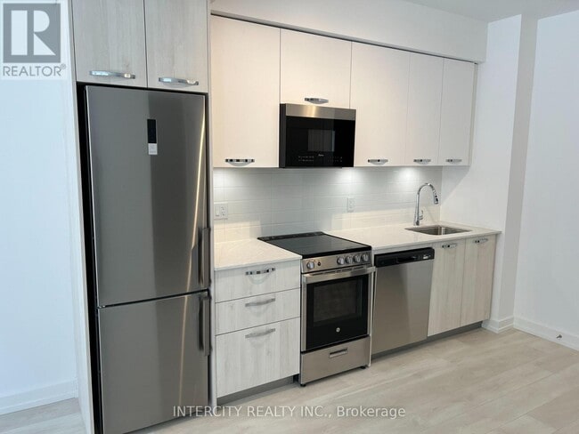 Photo - 75 James St S
