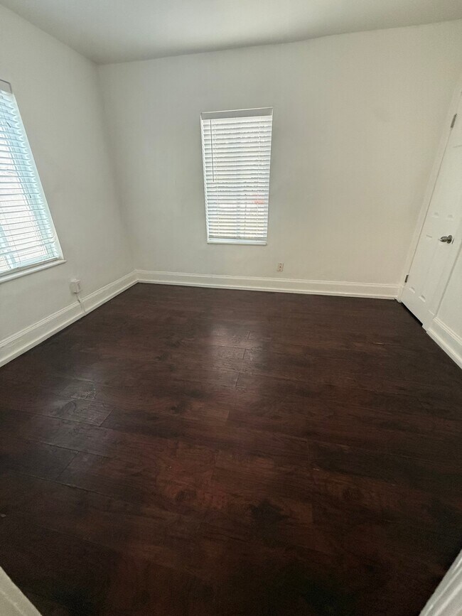 Photo - 216 W Fayette Ave