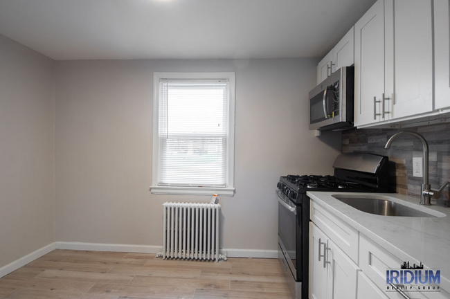 Building Photo - 473 Park Ave Rental