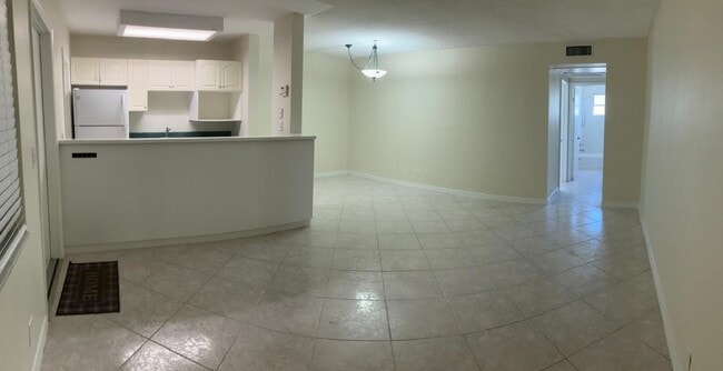 Building Photo - 1450 Atlantic Shores Blvd Unit 104 Rental