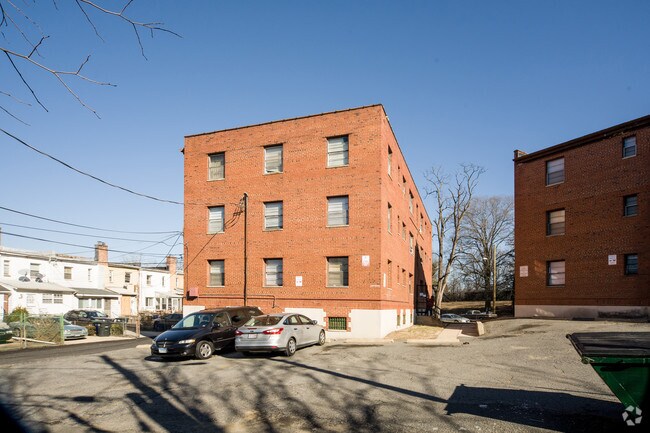 Photo - 214 Kenilworth Ave NE