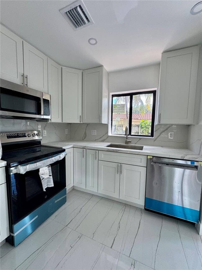 Photo - 3030 Arthur St