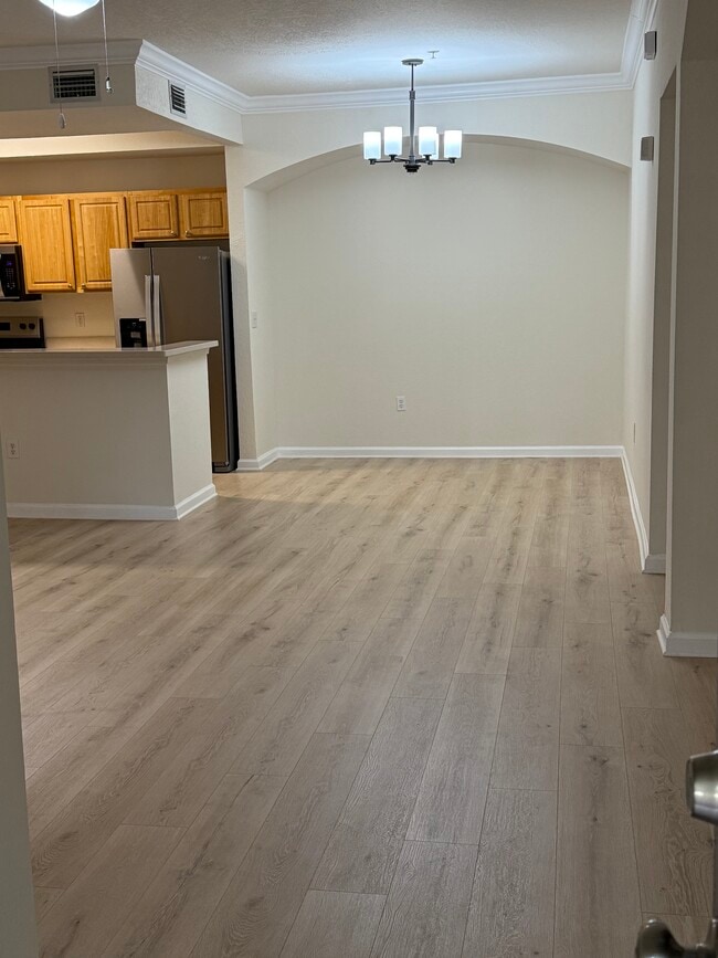 Photo - 10075 Gate Pky N