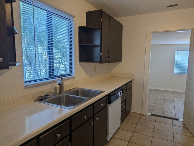 Photo - 835 W Tipton Dr
