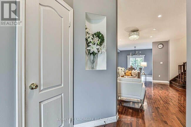 Photo - 30 Ozner Crescent