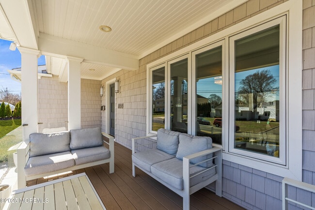 Photo - 866 Red Oaks Dr