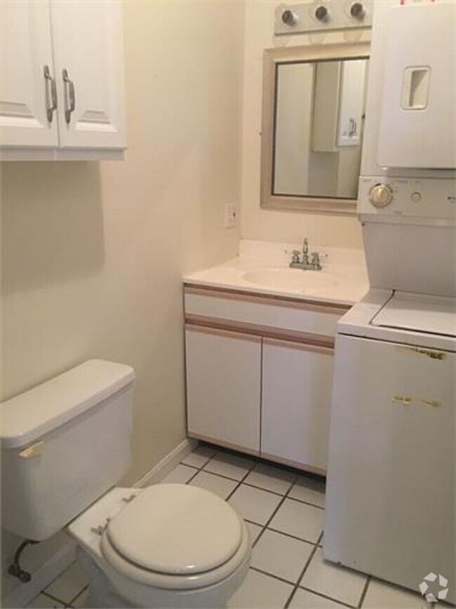 Building Photo - 110 Estes Dr Unit A Rental