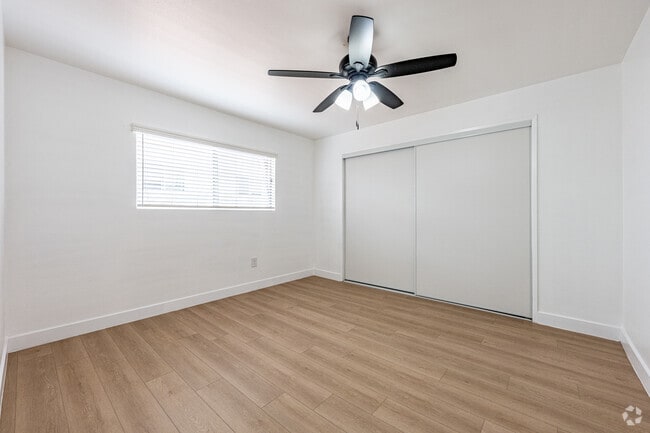 1BR, 1BA - 640SF - Bedroom