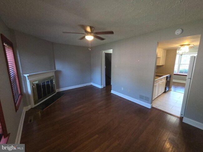 Photo - 8803 Hayshed Ln