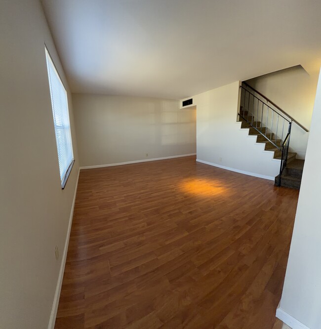 Photo - 121 E 14th Pl