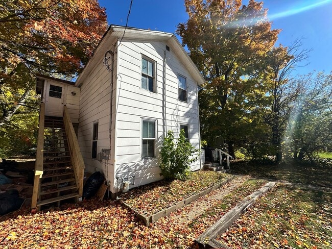 Building Photo - 55 Poplar St Unit #3