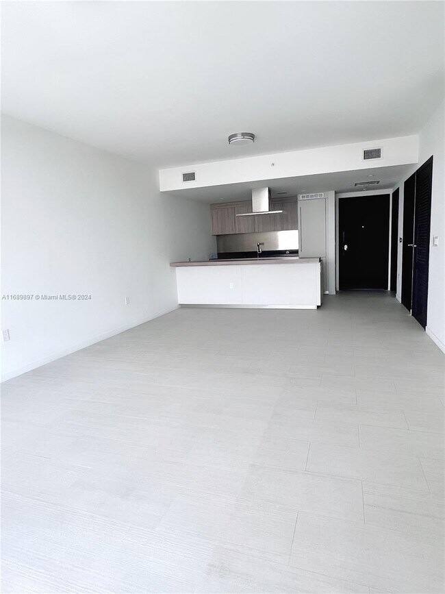 Photo - 1000 Brickell Plz