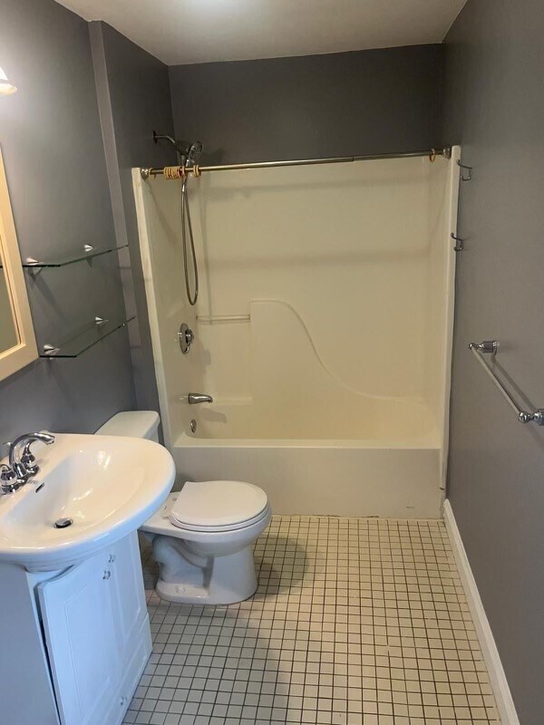 38 Curve St Unit 3