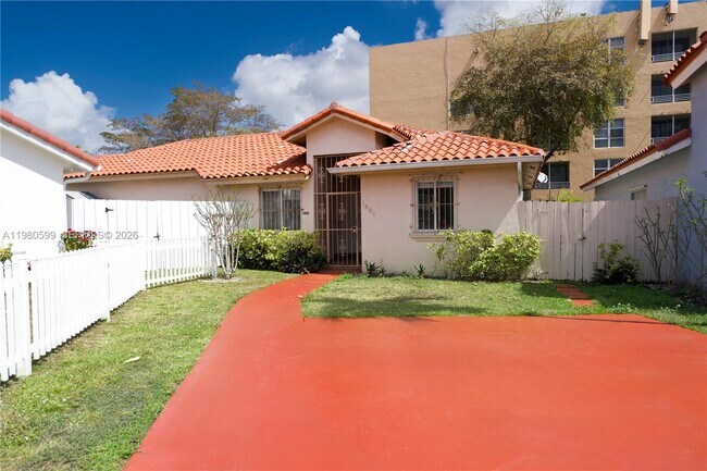 Building Photo - 1851 SW 122nd Pl