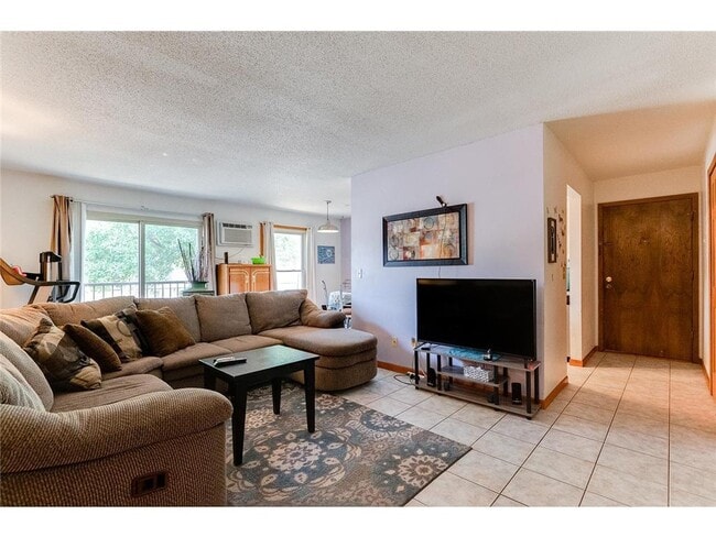 Photo - 900 9th Ave S Unit 7