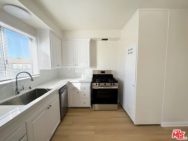 Photo - 6406 Roble Ave Unidad 10