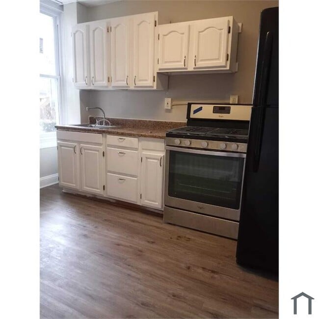 Photo - 600 Linnard St