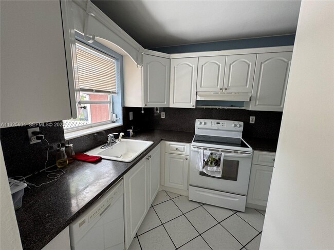 Photo - 13846 Kendale Lakes Dr