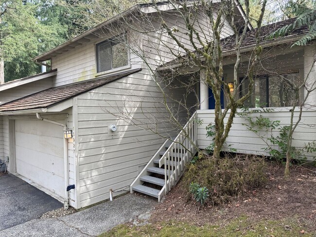 Photo - 2Bd/2Ba Redmond Duplex