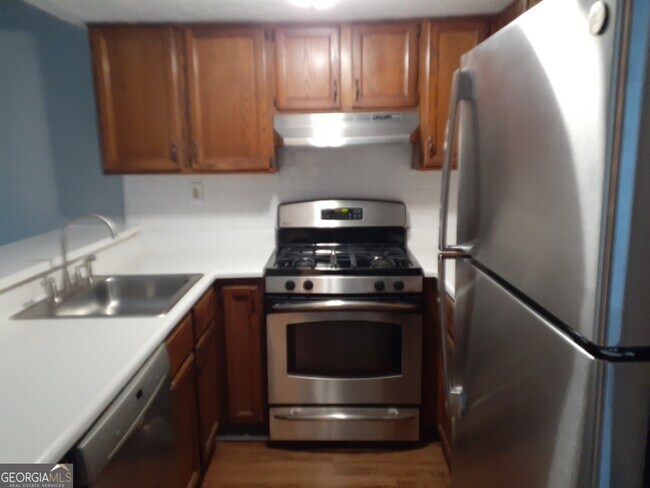 Photo - 170 Governors Dr