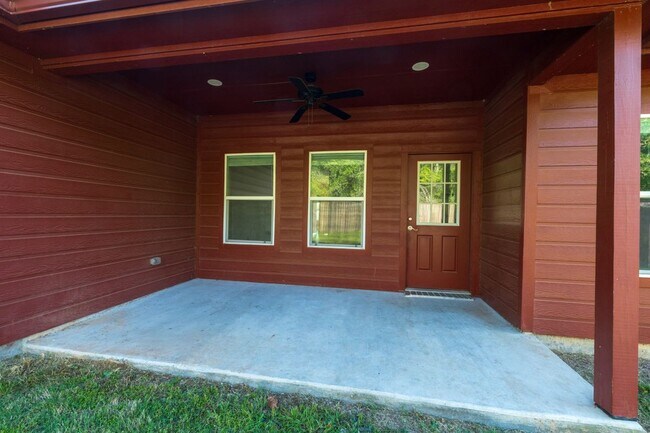 Photo - 405 Titus Dr